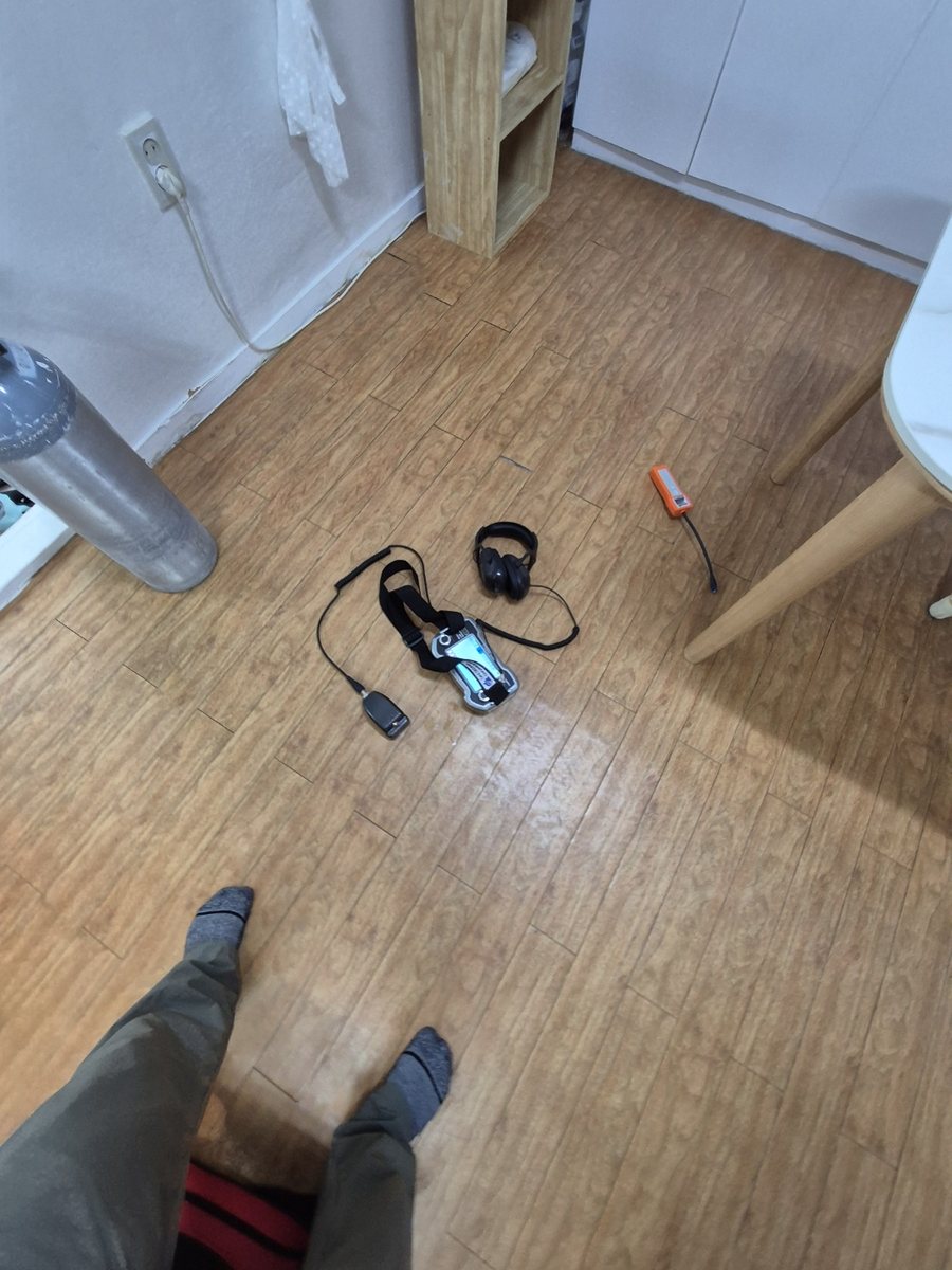 배관 점검 현장의 검사 장비